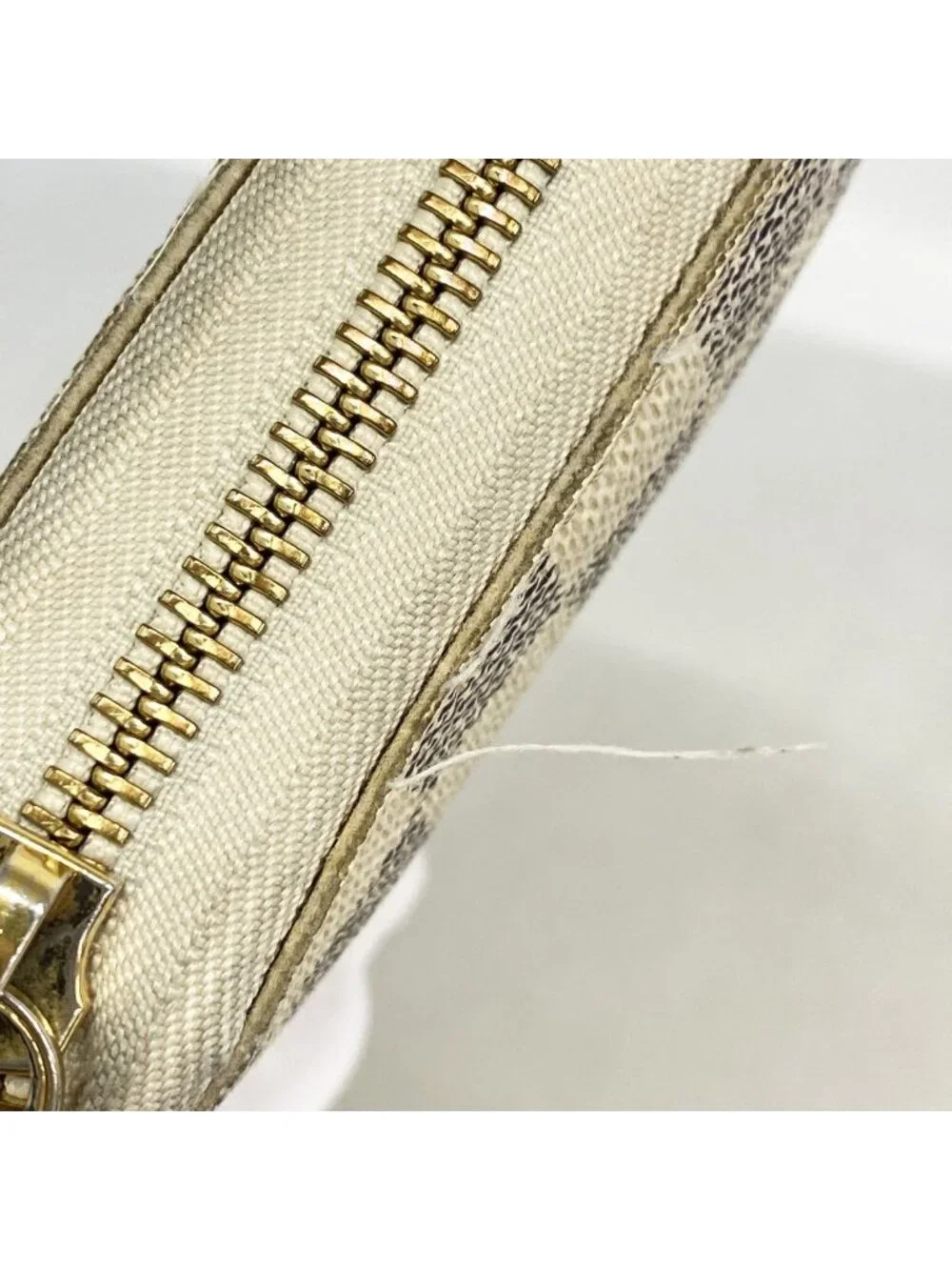 Louis Vuitton Wallet Damier Azur Zippy Organizer White